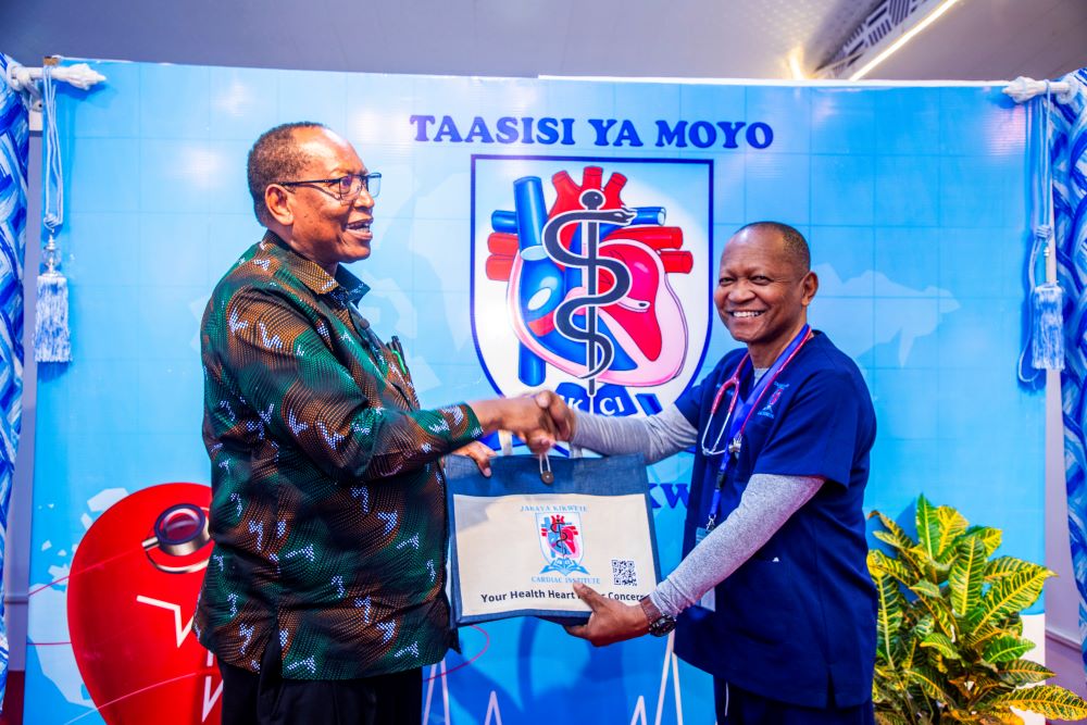 Prof. Kabudi; Watanzania jivunieni kuwa na JKCI, Ni Taasisi ya umahiri Barani Afrika
